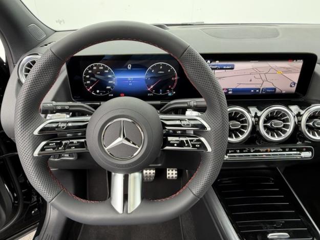 MERCEDES-BENZ GLA 200 d AMG Line  GLA 200 d AMG Line