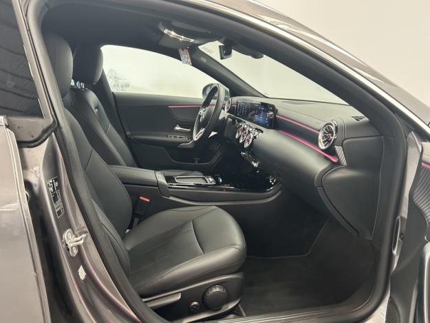 MERCEDES-BENZ CLA 180 d Coupé Luxury Line 18p.  