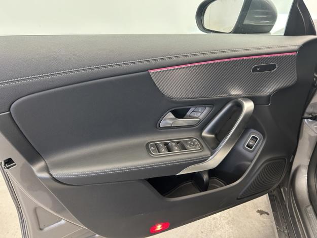 MERCEDES-BENZ CLA 180 d Coupé Luxury Line 18p.  