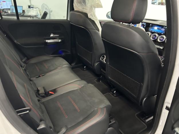 MERCEDES-BENZ EQB EQB 300 4MATIC AMG Line