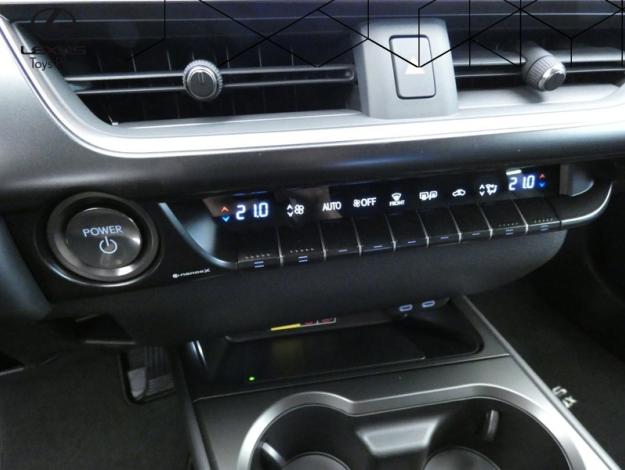 LEXUS UX 300h 2WD Luxe Pack Techno  