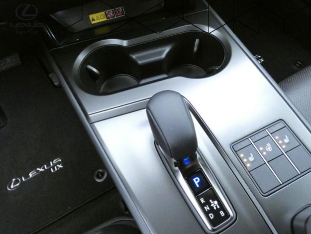 LEXUS UX 300h 2WD Luxe Pack Techno  
