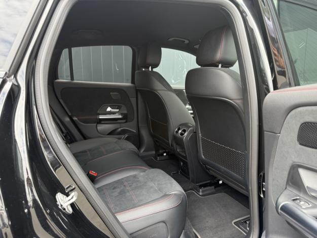 MERCEDES-BENZ EQA 250 AMG Line  