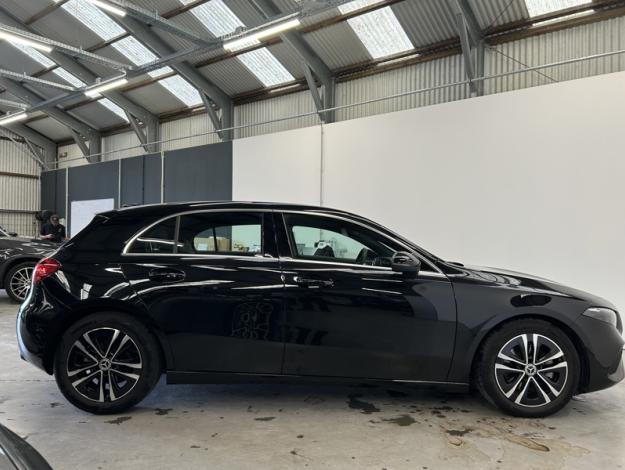 MERCEDES-BENZ A 180 d Business Line  