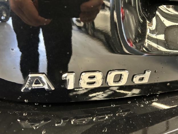 MERCEDES-BENZ A 180 d Business Line  
