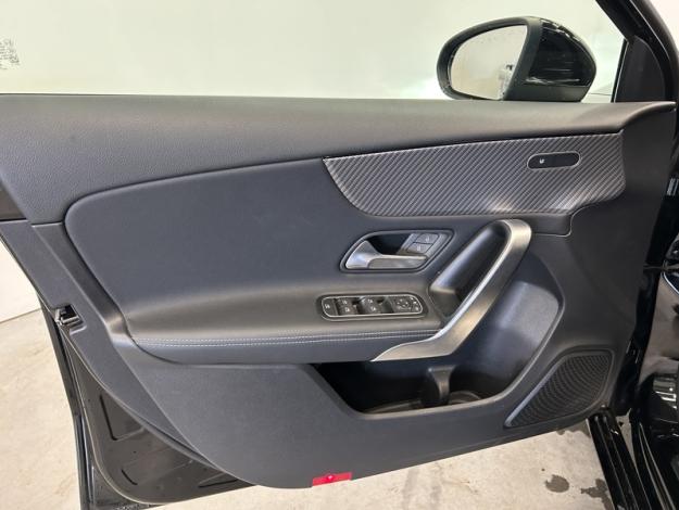 MERCEDES-BENZ A 180 d Business Line  