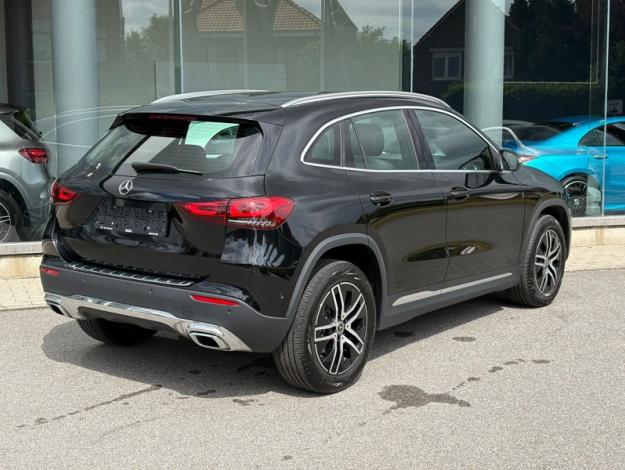 MERCEDES-BENZ GLA 180 Luxury Line  