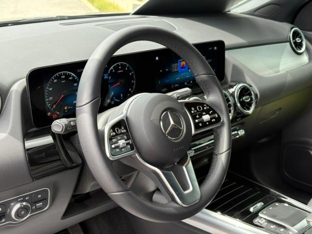 MERCEDES-BENZ GLA 180 Luxury Line  