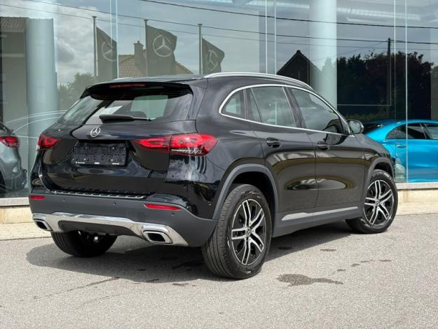 MERCEDES-BENZ GLA 180 Luxury Line  