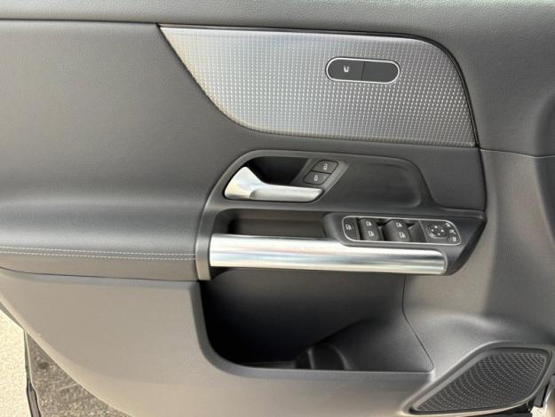 MERCEDES-BENZ GLA 180 Luxury Line  