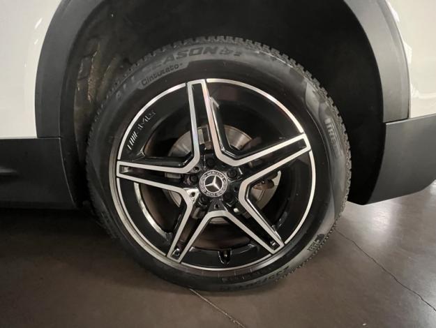 MERCEDES-BENZ GLB 250 4MATIC AMG Line Launch Edition  