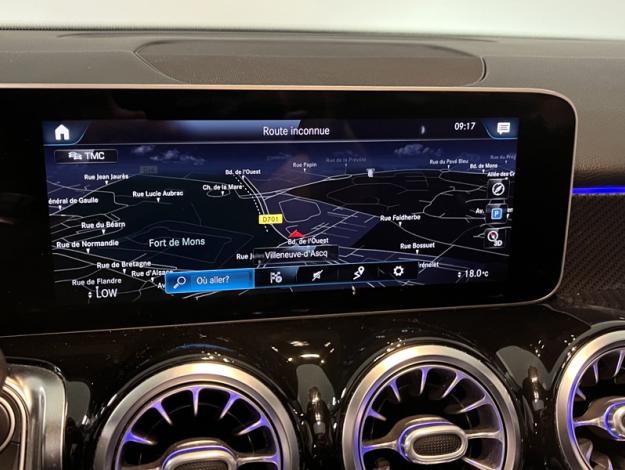 MERCEDES-BENZ GLB 250 4MATIC AMG Line Launch Edition  