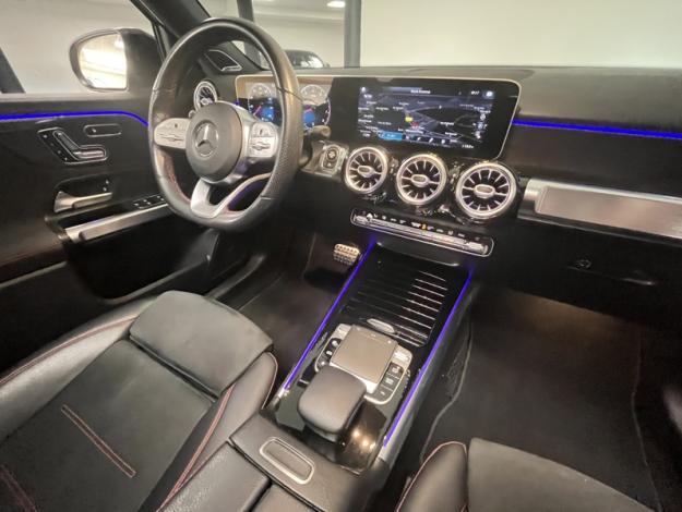 MERCEDES-BENZ GLB 250 4MATIC AMG Line Launch Edition  