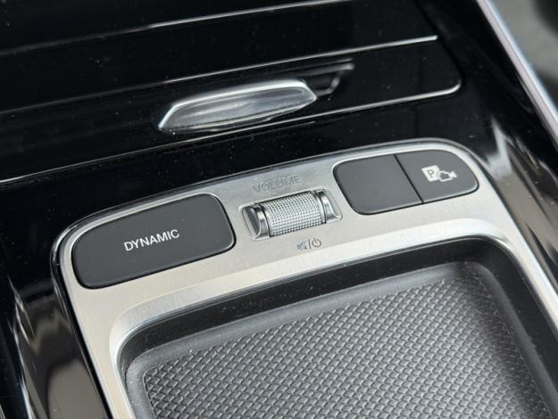MERCEDES-BENZ GLB 200 d AMG Line  