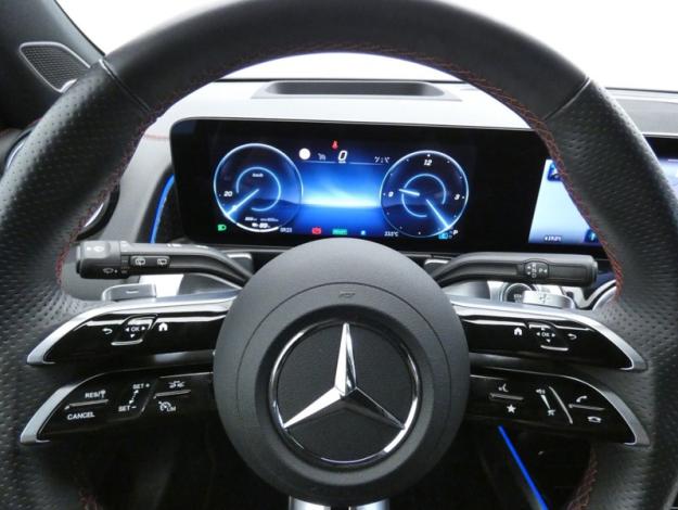 MERCEDES-BENZ EQB 250+ AMG Line  