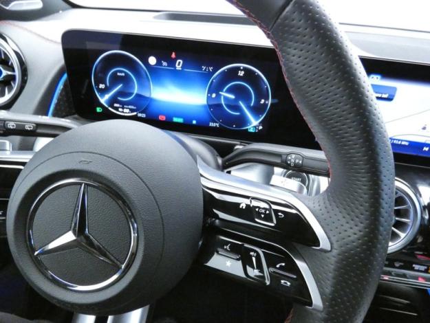 MERCEDES-BENZ EQB 250+ AMG Line  