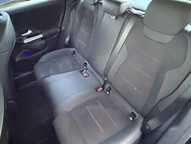MERCEDES-BENZ GLA 200 d AMG Line  