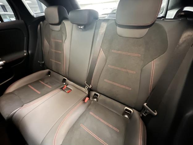 MERCEDES-BENZ GLA 200 d AMG Line  