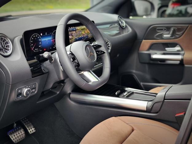 MERCEDES-BENZ GLA 200 d AMG Line  GLA 200 d AMG Line
