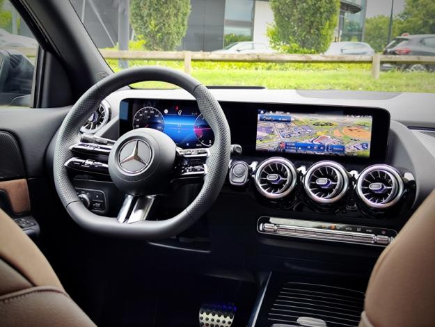 MERCEDES-BENZ GLA 200 d AMG Line  GLA 200 d AMG Line