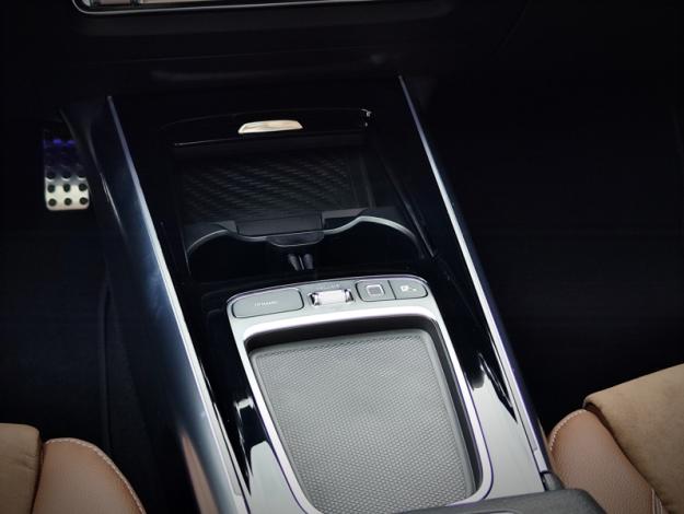 MERCEDES-BENZ GLA 200 d AMG Line  GLA 200 d AMG Line