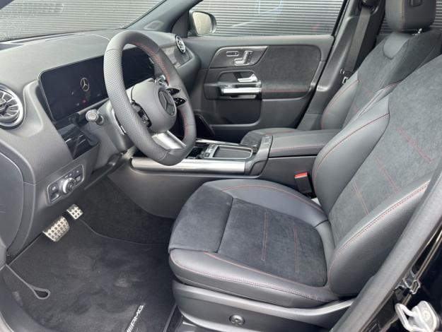 MERCEDES-BENZ GLA 200 d AMG Line  GLA 200 d AMG Line