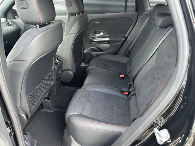 MERCEDES-BENZ GLA 200 d AMG Line  GLA 200 d AMG Line