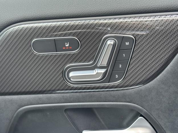 MERCEDES-BENZ GLA 200 d AMG Line  GLA 200 d AMG Line