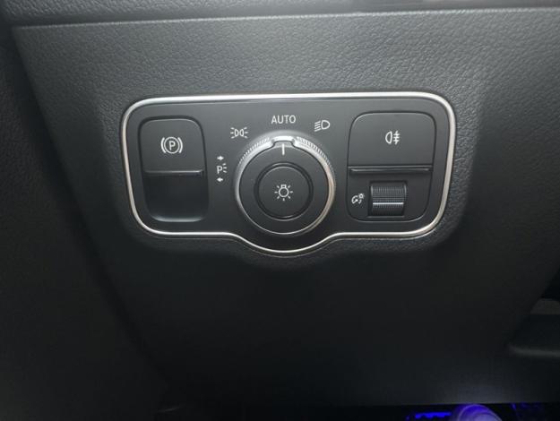 MERCEDES-BENZ GLA 200 d AMG Line  GLA 200 d AMG Line