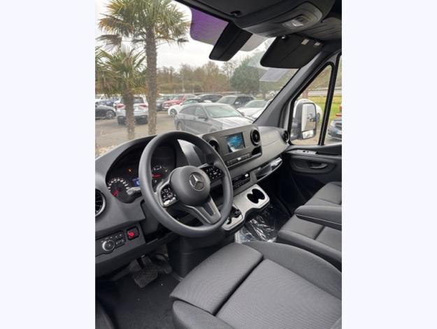 MERCEDES-BENZ SPRINTER 317 Châssis cab 43 3,5t Propu.   Caisse 20m3 hayon SOLIGHT