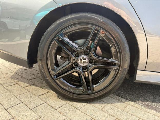 MERCEDES-BENZ CLA 200 d SB Pack AMG Toit Pano  