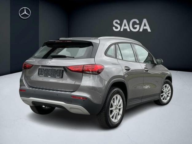 MERCEDES-BENZ GLA 180 d Business Line  