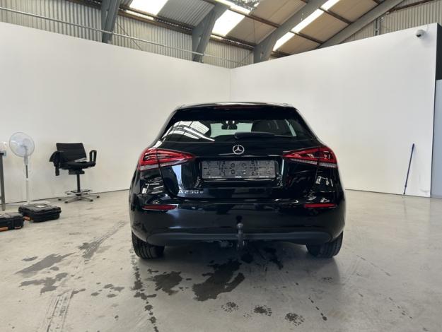 MERCEDES-BENZ A 250 e Business  