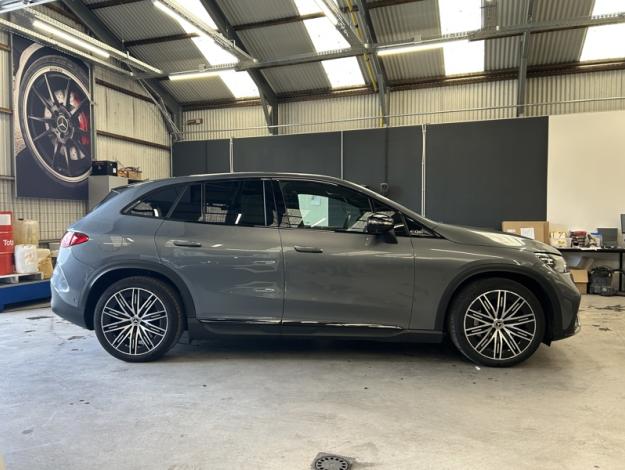 MERCEDES-BENZ EQE SUV 350+ AMG Line Pano Burmester  