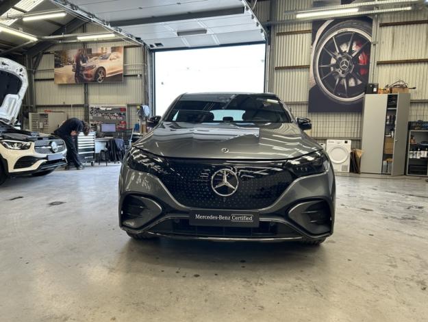 MERCEDES-BENZ EQE SUV 350+ AMG Line Pano Burmester  