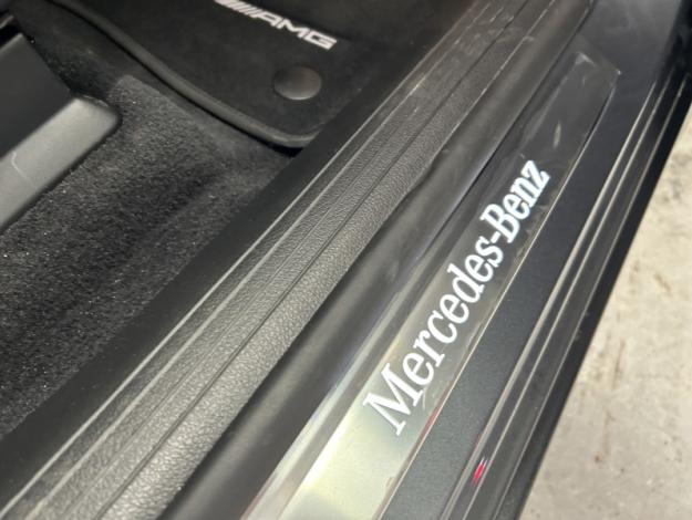 MERCEDES-BENZ EQE SUV 350+ AMG Line Pano Burmester  