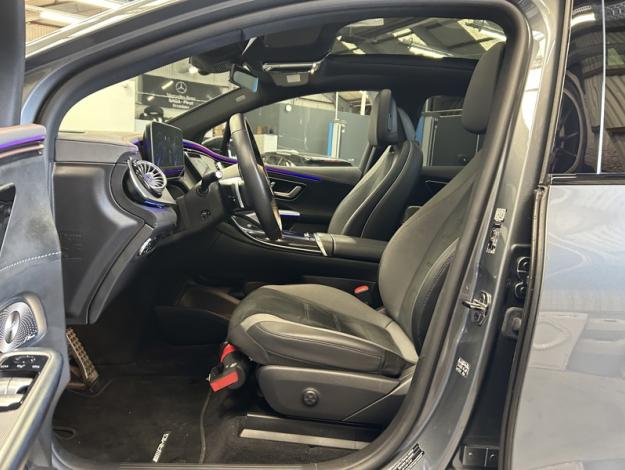 MERCEDES-BENZ EQE SUV 350+ AMG Line Pano Burmester  