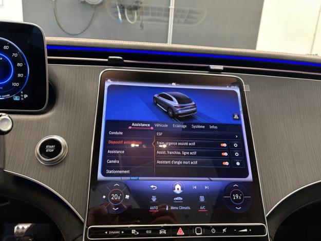 MERCEDES-BENZ EQE SUV 350+ AMG Line Pano Burmester  