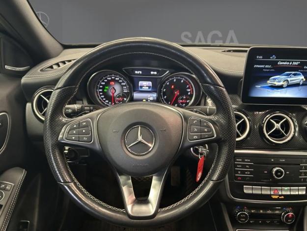MERCEDES-BENZ GLA 180 AMG Pack Night Toit ouvrant  