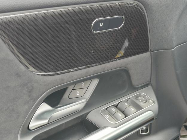 MERCEDES-BENZ GLA 180 Star Edition - SAGA Huy (+32 85 23 69 00) 
