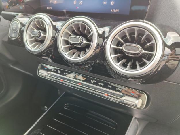 MERCEDES-BENZ GLA 180 Star Edition - SAGA Huy (+32 85 23 69 00) 
