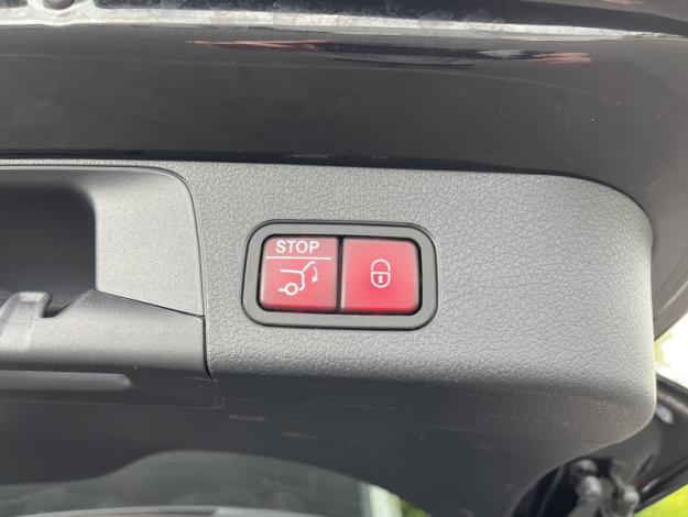 MERCEDES-BENZ GLB 200 d AMG Line  