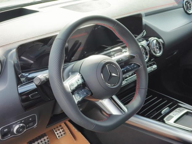 MERCEDES-BENZ EQA 250 + Business Star Edition - Saga Huy (+32 85 23 69 00) 