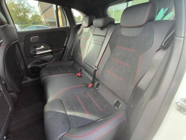 MERCEDES-BENZ EQA 250 + Business Star Edition - Saga Huy (+32 85 23 69 00) 