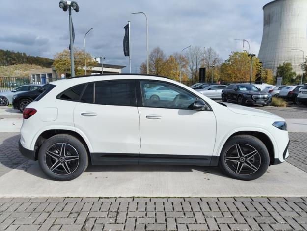 MERCEDES-BENZ EQA 250 + Business Star Edition - Saga Huy (+32 85 23 69 00) 