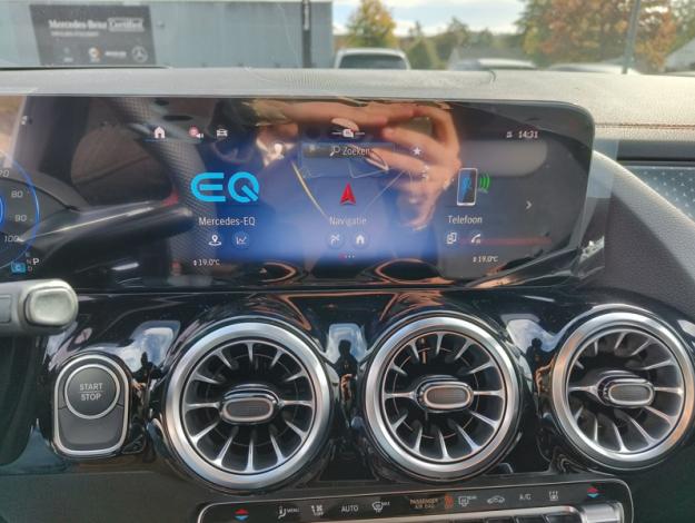 MERCEDES-BENZ EQA 250 + Business Star Edition - Saga Huy (+32 85 23 69 00) 