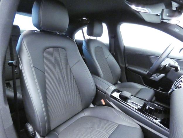 MERCEDES-BENZ CLA Coupé CLA 200 Coupé Progressive Line  