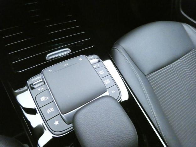 MERCEDES-BENZ CLA Coupé CLA 200 Coupé Progressive Line  
