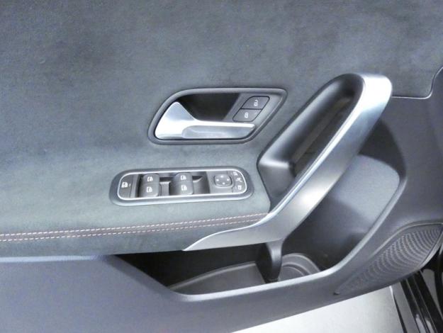 MERCEDES-BENZ Classe A 180 d AMG Line  Classe A 180 d AMG Line