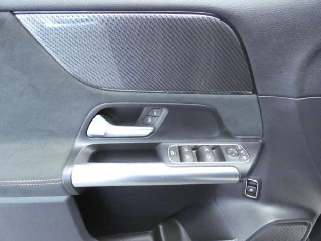 MERCEDES-BENZ GLA 200 d AMG Line  